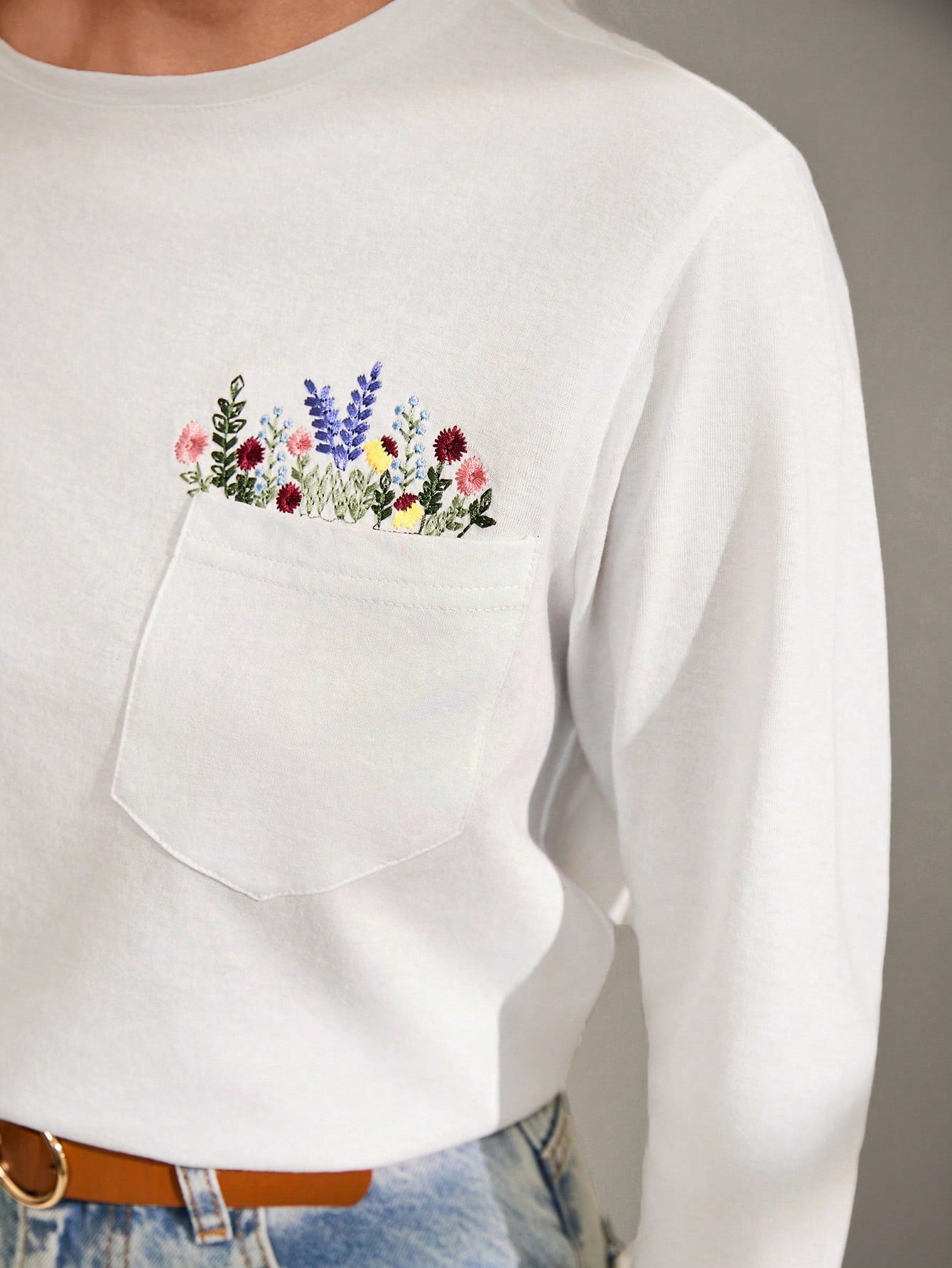 SHEIN White Flower Embroidery T-Shirt Size 10 (M)