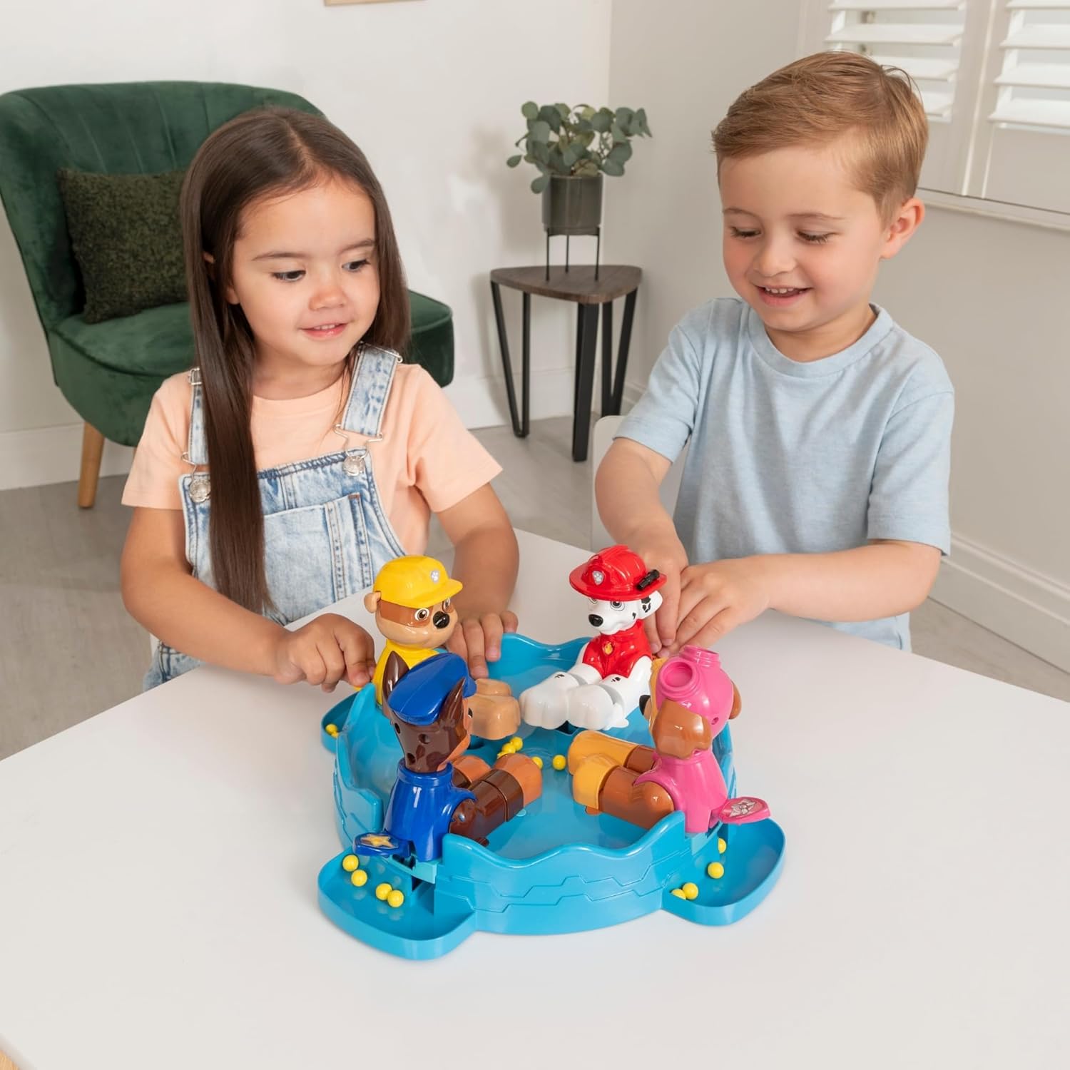Paw Patrol Snappy Pups Family Board Game 3+