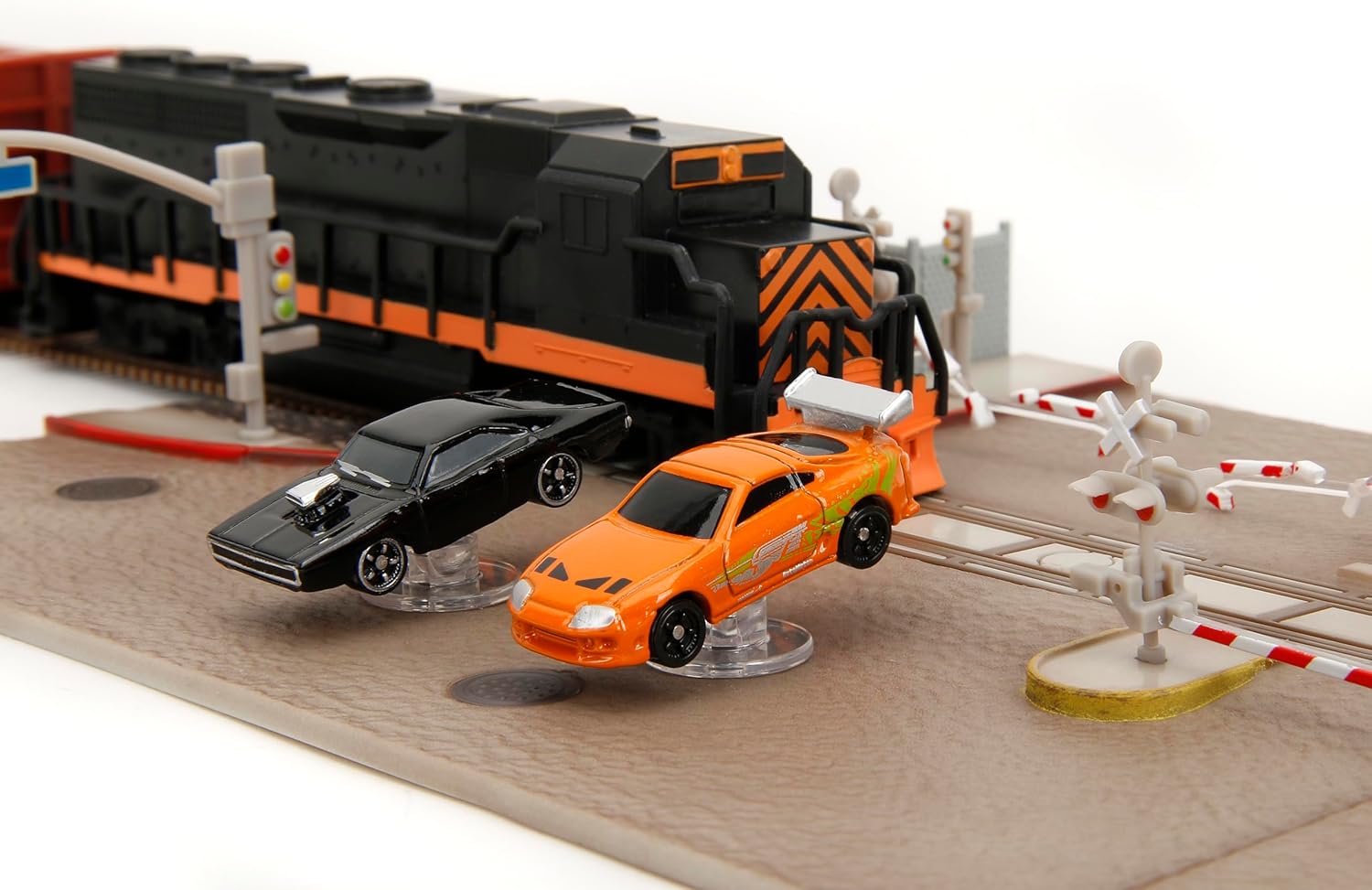 Fast & Furious Final Race Train Nano Scene & 2 1.65" Die-Cast Cars
