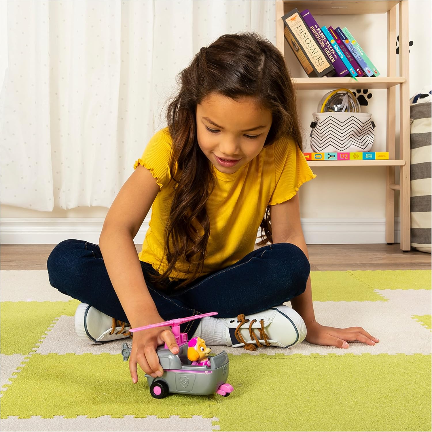 Paw Patrol, Skye's Helicopter, Toy Vehicle & Collectible Action Figure 3+