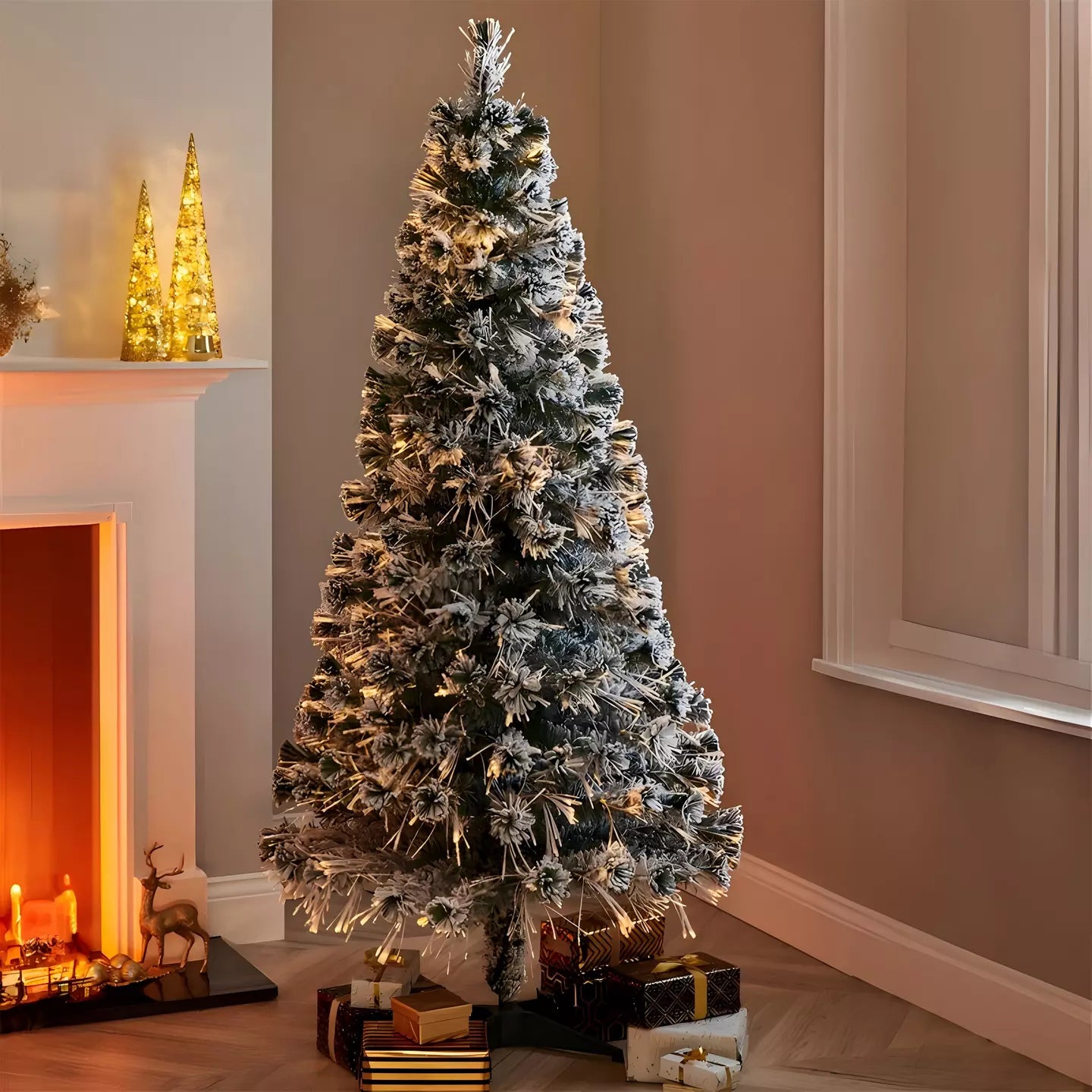 The Spirit Of Christmas Snow Flocked Fibre Optic Christmas Tree 6FT