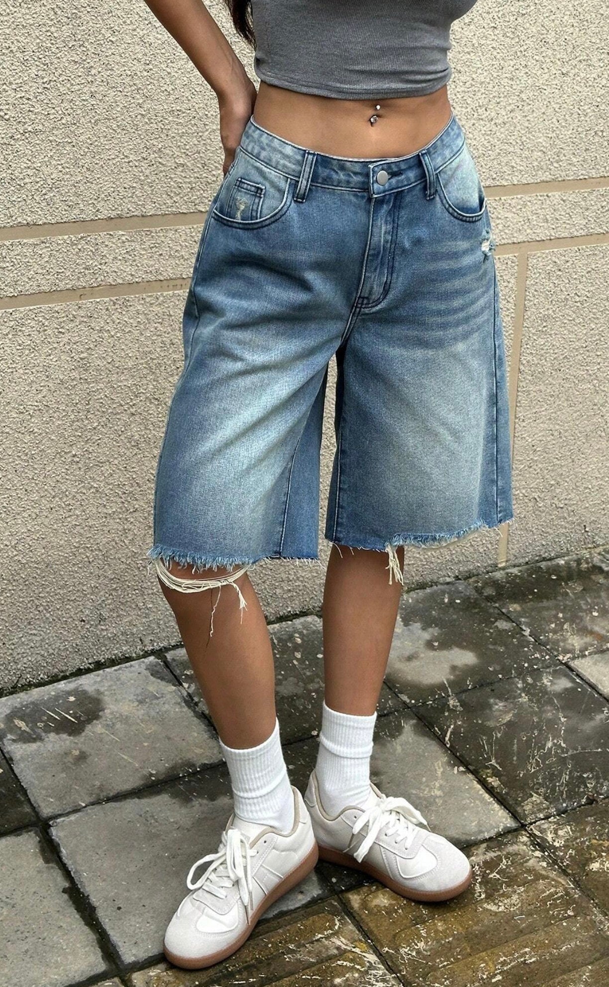 SHEIN Light Wash Denim Shorts Size 10 (28)